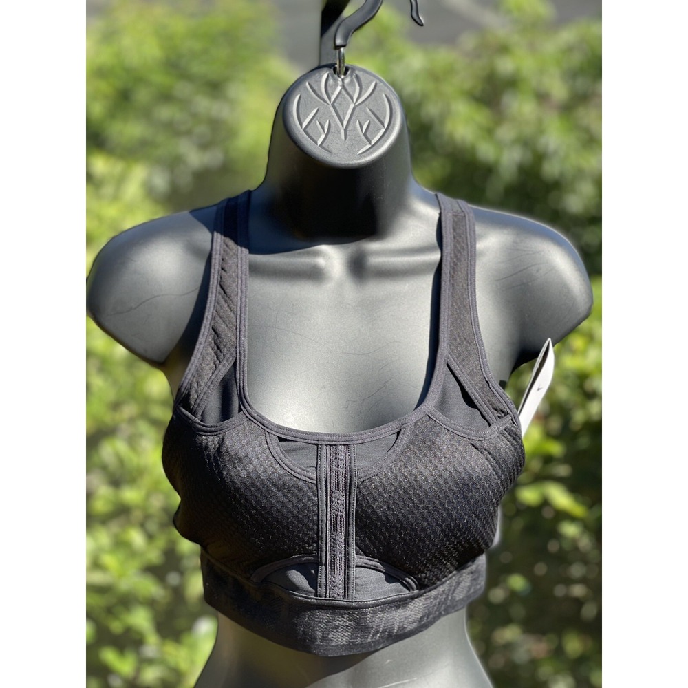 Nike Swoosh Ultrabreathe Padded Sports Bra Black Medium CZ4439-011 New With Tags